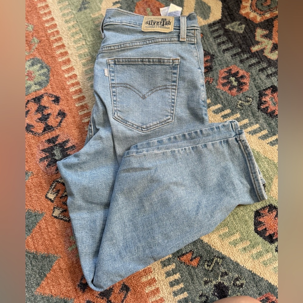 Levi Silver Tab distressed jeans